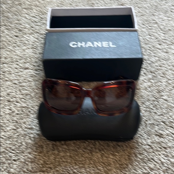 CHANEL Brown Sunglasses - Picture 1 of 14